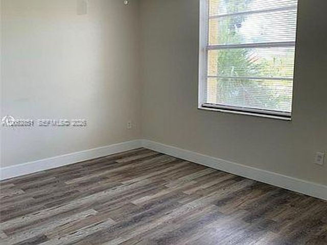 10000 NW 80th Ct 2423, Hialeah Gardens, FL 33016