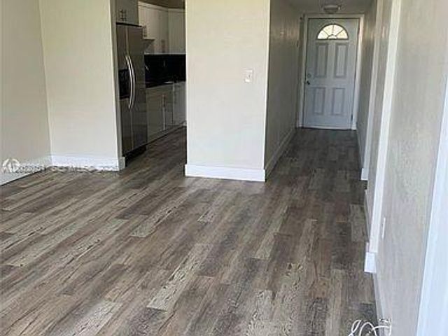 10000 NW 80th Ct 2423, Hialeah Gardens, FL 33016