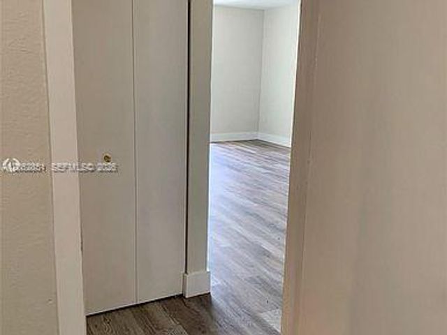 10000 NW 80th Ct 2423, Hialeah Gardens, FL 33016