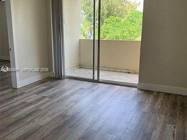 10000 NW 80th Ct 2423, Hialeah Gardens, FL 33016