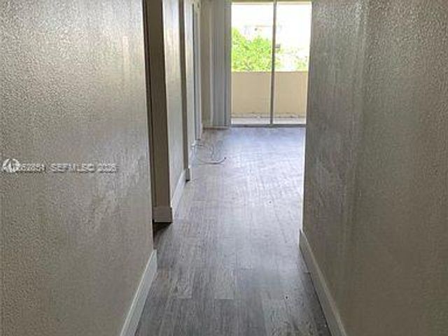 10000 NW 80th Ct 2423, Hialeah Gardens, FL 33016