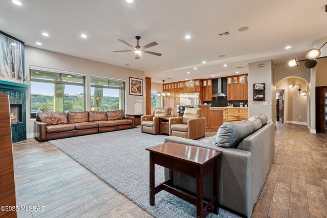 5720 W Setting Sun Place, Tucson, AZ 85743