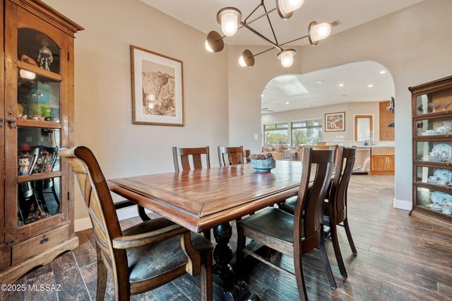 5720 W Setting Sun Place, Tucson, AZ 85743