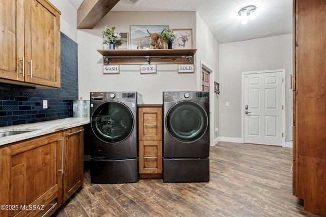 5720 W Setting Sun Place, Tucson, AZ 85743