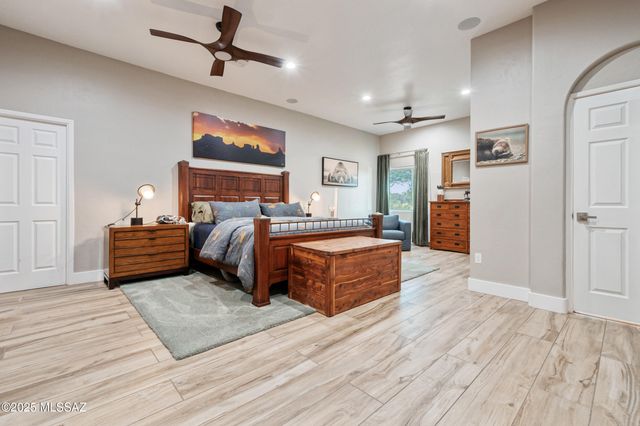 5720 W Setting Sun Place, Tucson, AZ 85743