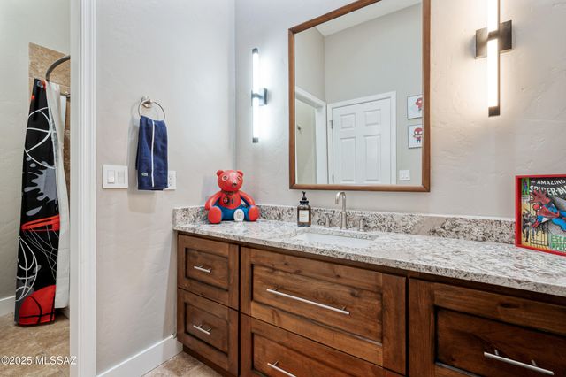 5720 W Setting Sun Place, Tucson, AZ 85743