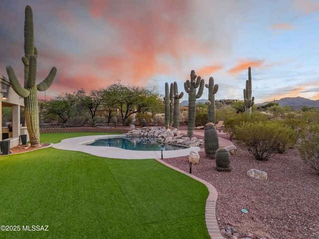 5720 W Setting Sun Place, Tucson, AZ 85743