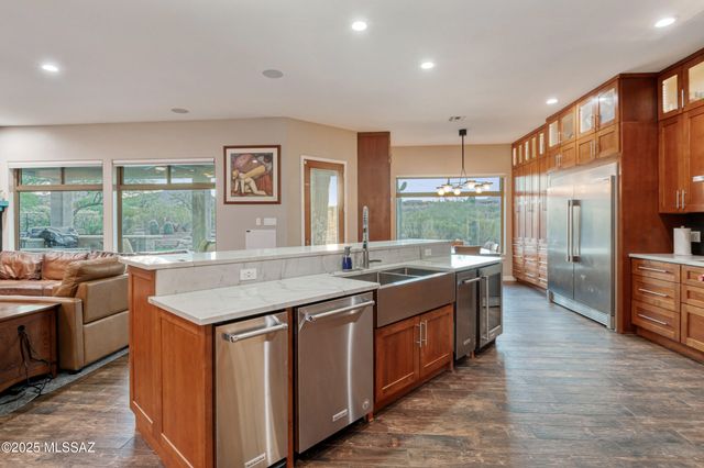 5720 W Setting Sun Place, Tucson, AZ 85743