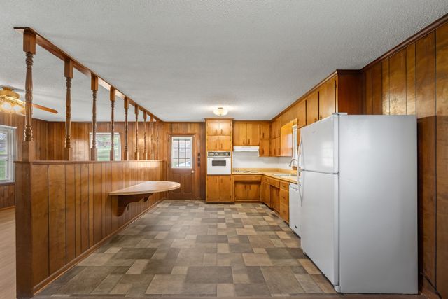 210 Lee Ave, Woodbury, TN 37190