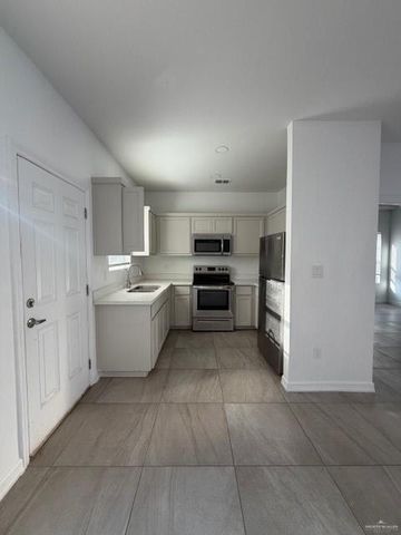 445 E Acacia Street 1, Alamo, TX 78516