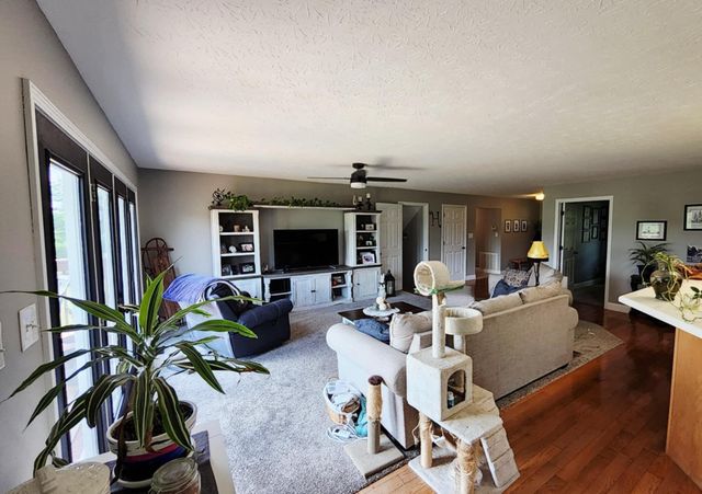 132 Lincoln Hills Drive, Somerset, KY 42501