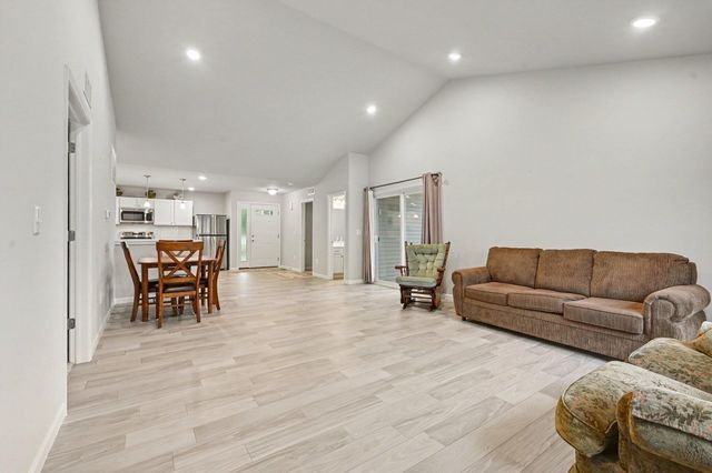 605 Bush Boulevard, Three Rivers, MI 49093