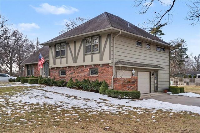 9312 Catalina Street, Prairie Village, KS 66207