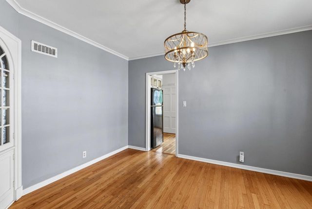 215 W Saveland AVENUE, Milwaukee, WI 53207