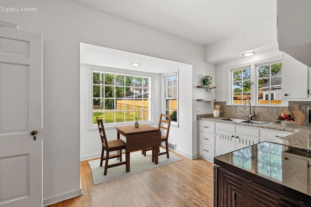 215 W Saveland AVENUE, Milwaukee, WI 53207