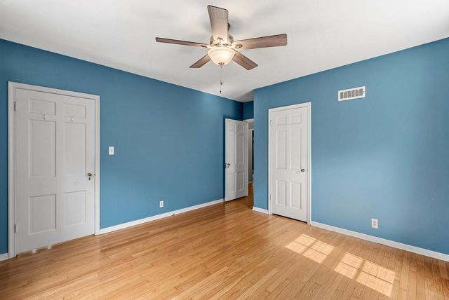 215 W Saveland AVENUE, Milwaukee, WI 53207