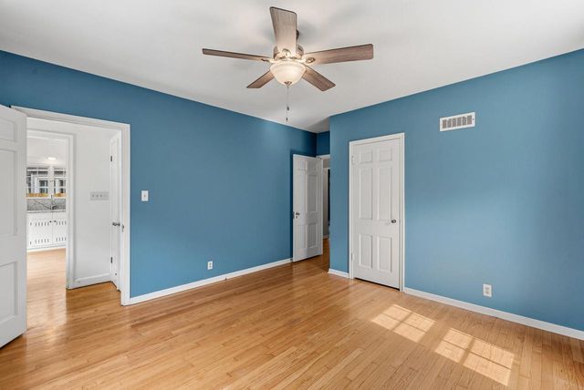 215 W Saveland AVENUE, Milwaukee, WI 53207