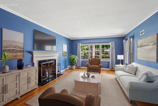 215 W Saveland AVENUE, Milwaukee, WI 53207