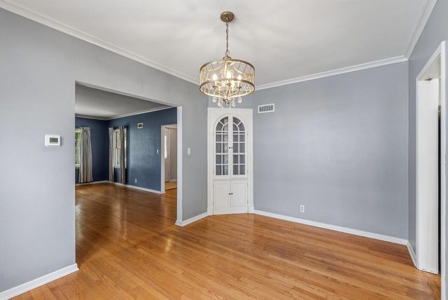 215 W Saveland AVENUE, Milwaukee, WI 53207