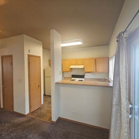 1105 Village Center Parkway 1, Aurora, IL 60506