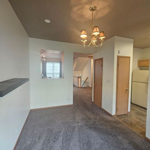 1105 Village Center Parkway 1, Aurora, IL 60506