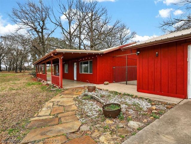 19345 State Highway 83, Howe, OK 74940