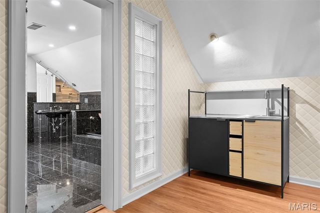 5257 Lindell Boulevard, St Louis, MO 63108