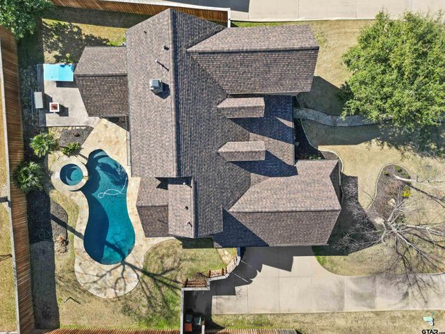 2305 Woodlands Dr., Tyler, TX 75703