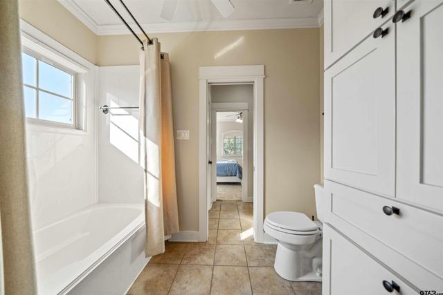 2305 Woodlands Dr., Tyler, TX 75703