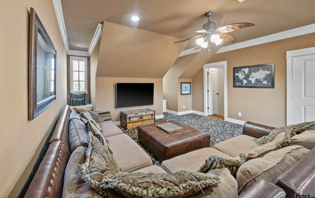 2305 Woodlands Dr., Tyler, TX 75703