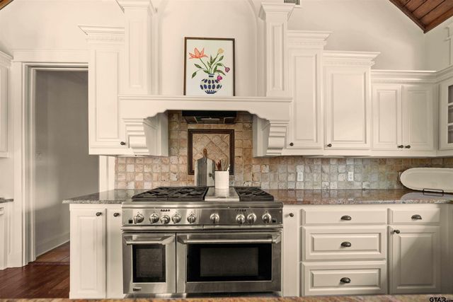 2305 Woodlands Dr., Tyler, TX 75703