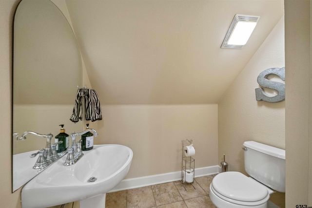 2305 Woodlands Dr., Tyler, TX 75703