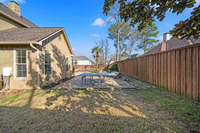 2305 Woodlands Dr., Tyler, TX 75703