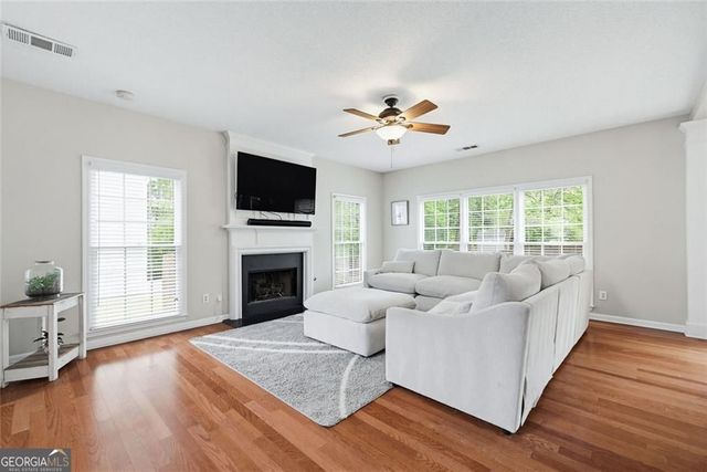 165 Farnworth Lane, Roswell, GA 30075