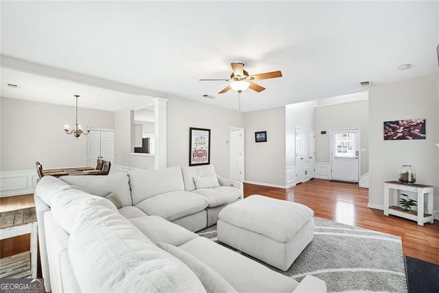 165 Farnworth Lane, Roswell, GA 30075