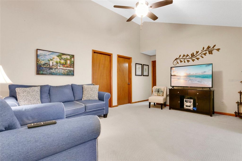 Image 12 of property listing at 5458 AEOLUS WAY, Orlando, FL 32808