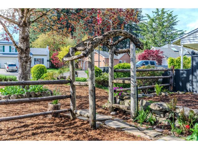 481 Se 43RD Cir, Troutdale, OR 97060