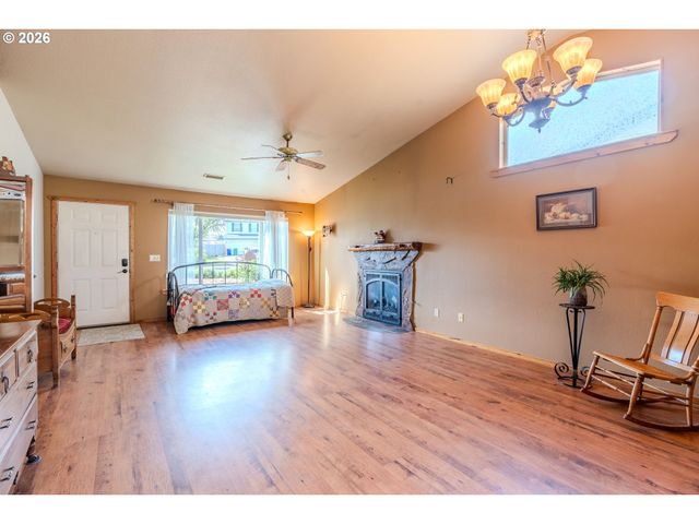 481 Se 43RD Cir, Troutdale, OR 97060