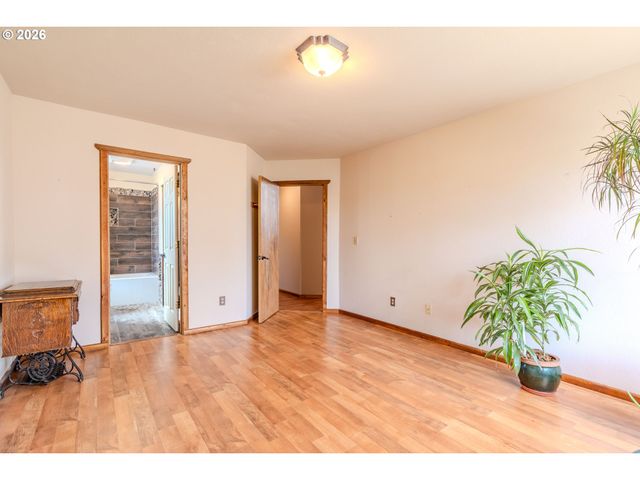 481 Se 43RD Cir, Troutdale, OR 97060