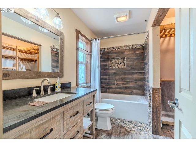 481 Se 43RD Cir, Troutdale, OR 97060