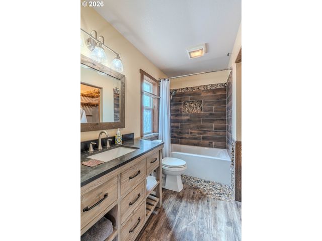 481 Se 43RD Cir, Troutdale, OR 97060