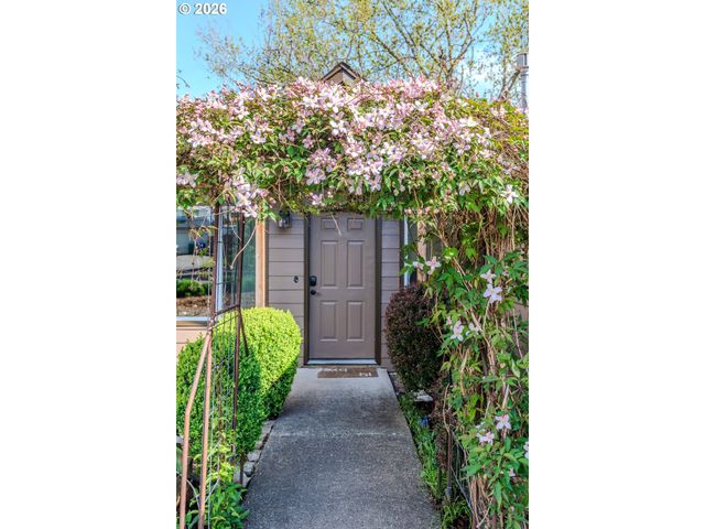 481 Se 43RD Cir, Troutdale, OR 97060