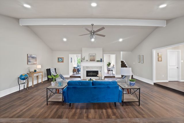 2814 Marquis Circle E, Arlington, TX 76016