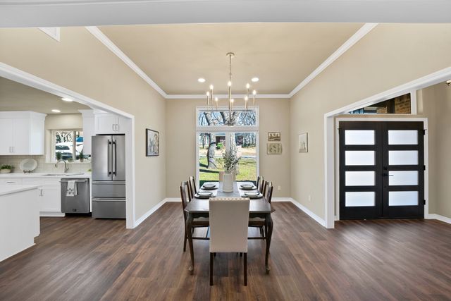 2814 Marquis Circle E, Arlington, TX 76016