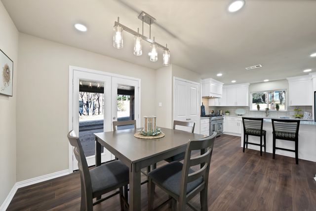 2814 Marquis Circle E, Arlington, TX 76016