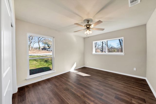 2814 Marquis Circle E, Arlington, TX 76016