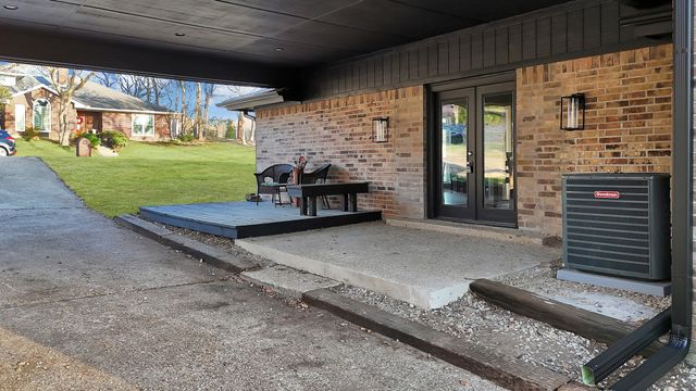 2814 Marquis Circle E, Arlington, TX 76016