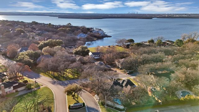 2814 Marquis Circle E, Arlington, TX 76016