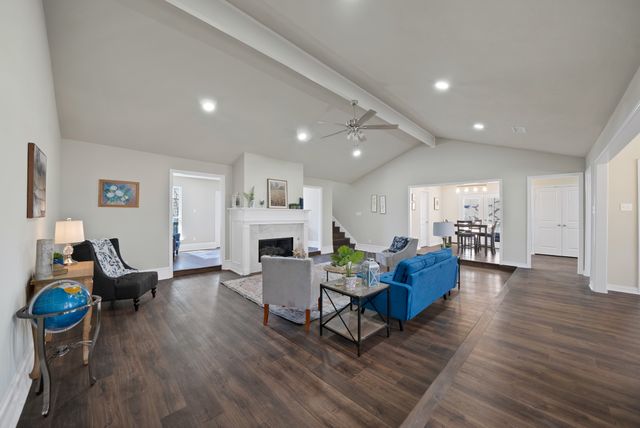 2814 Marquis Circle E, Arlington, TX 76016