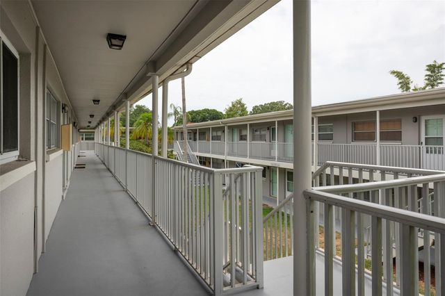 5912 5TH AVENUE N E12, St Petersburg, FL 33710